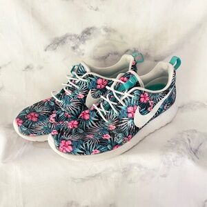 Men’s Nike tropical print sneakers